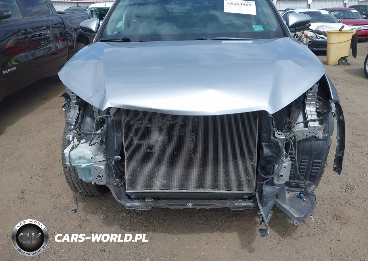 2014 Toyota Highlander Le V6 VIN:5TDBKRFH8ES009814 - 18
