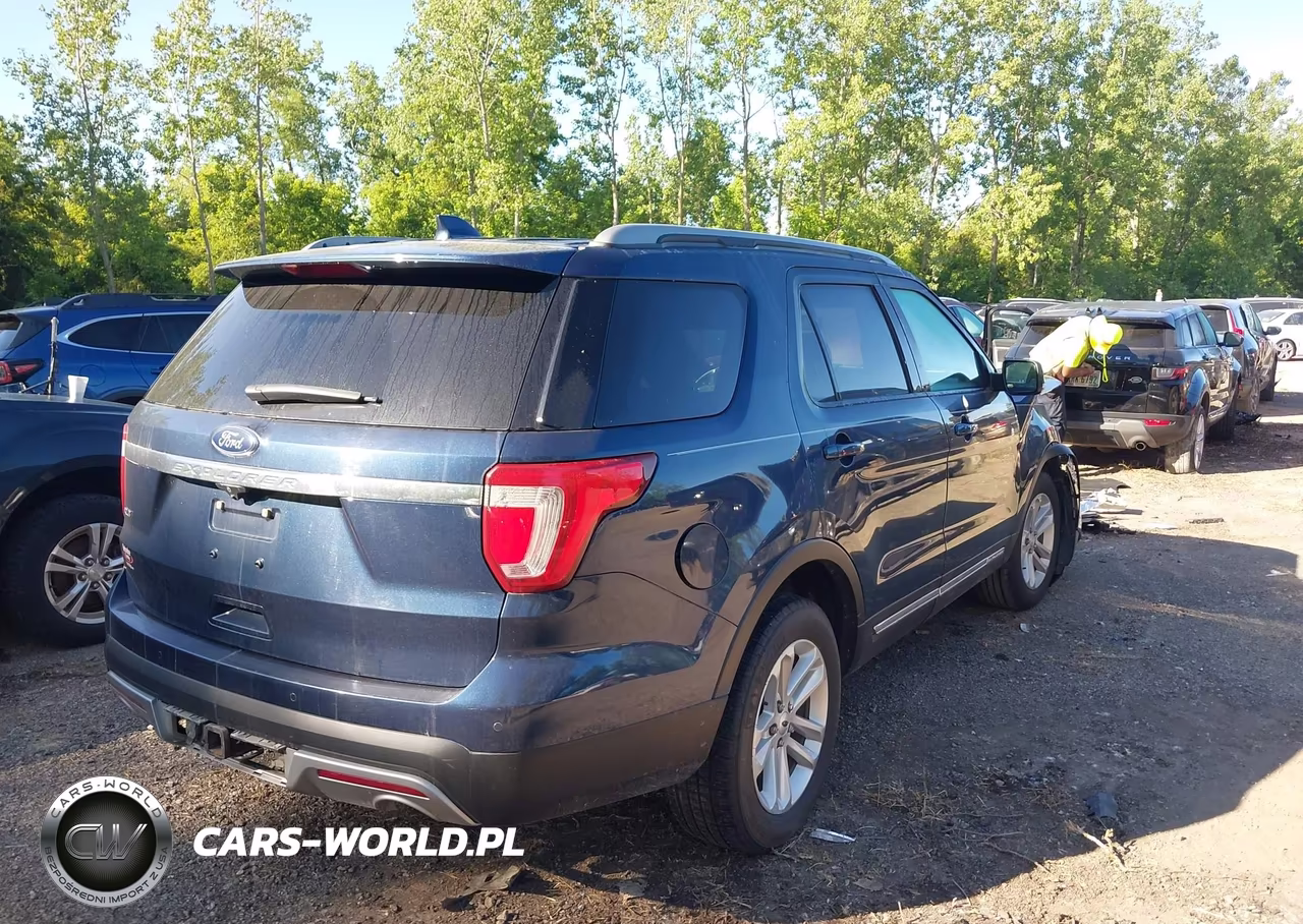2017 Ford Explorer Xlt VIN:1FM5K7D83HGC76129 - 4