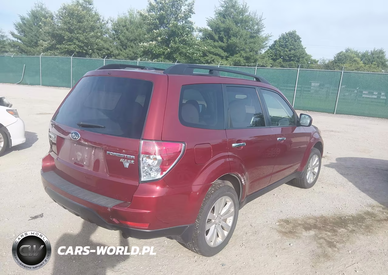 2013 Subaru Forester 2.5X Premium VIN:JF2SHADC4DH445121 - 4