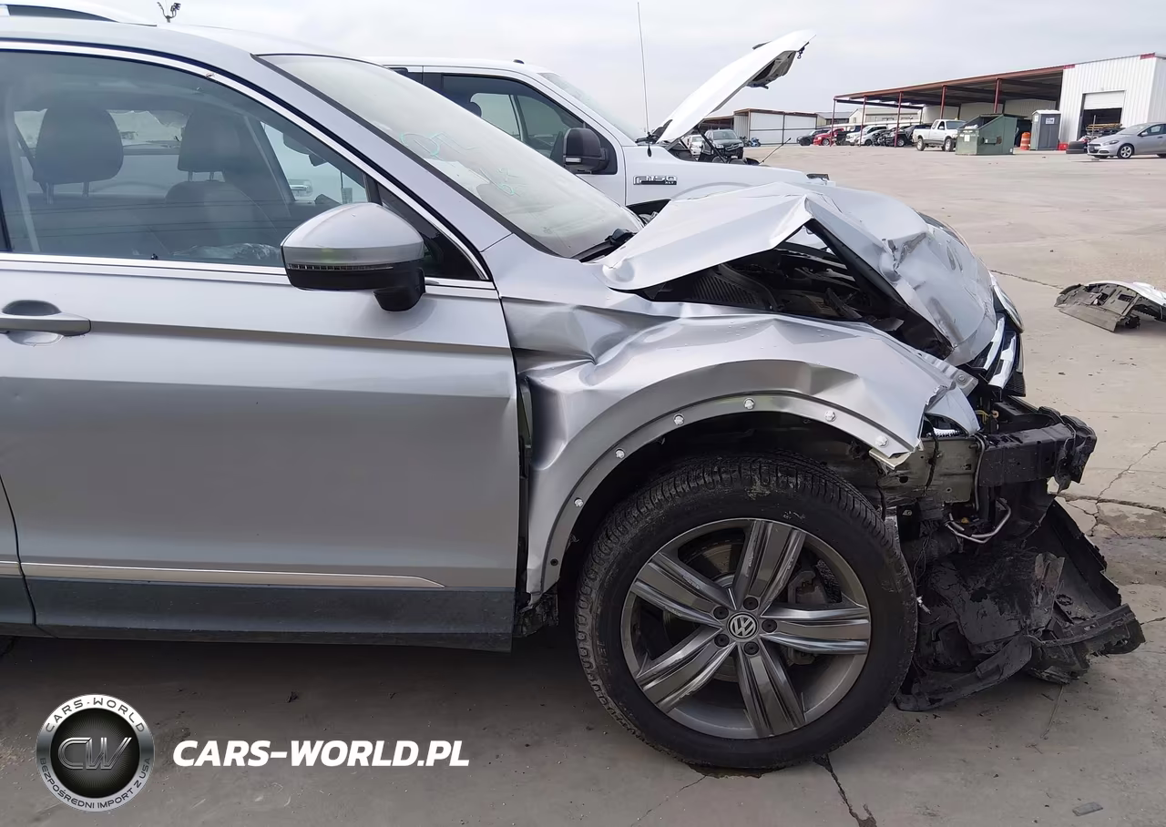 2020 Volkswagen Tiguan VIN:3VV3B7AX0LM164055 - 17