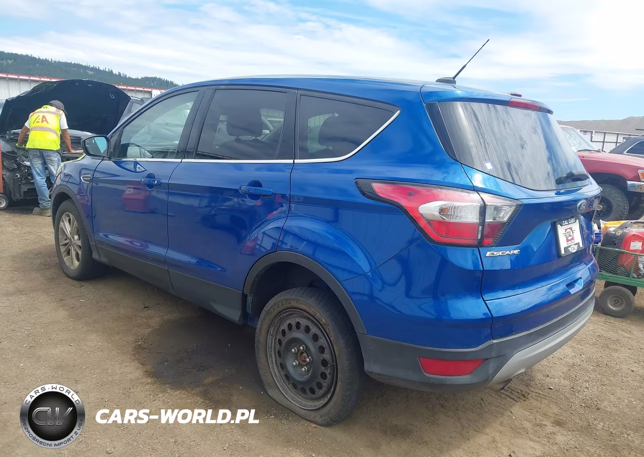 2017 Ford Escape Se VIN:1FMCU9GD3HUC40027 - 3