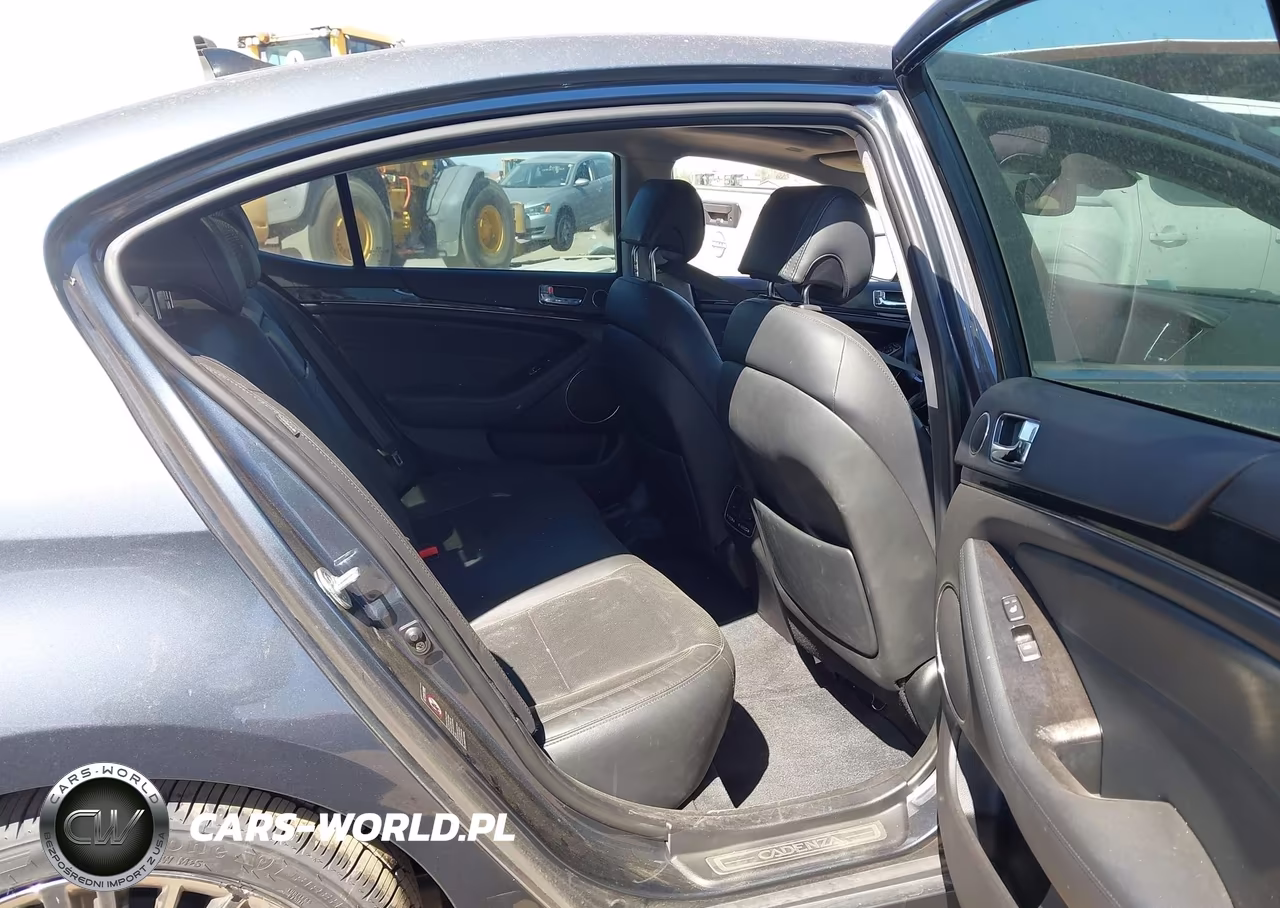 2015 Kia Cadenza Limited VIN:KNALN4D74F5183974 - 8