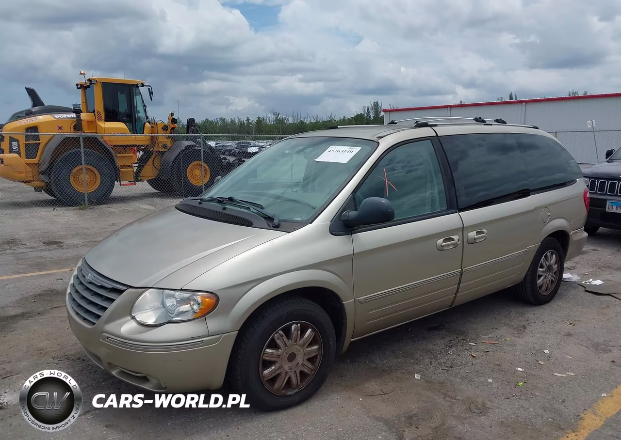 2005 Chrysler Town & Country Limited VIN:2C8GP64L65R243633 - 13