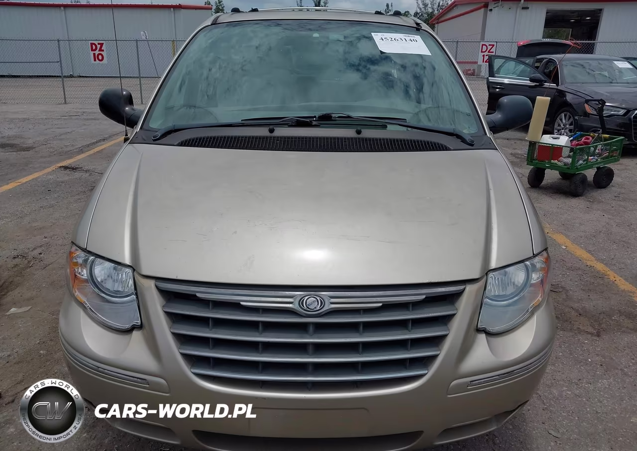 2005 Chrysler Town & Country Limited VIN:2C8GP64L65R243633 - 6
