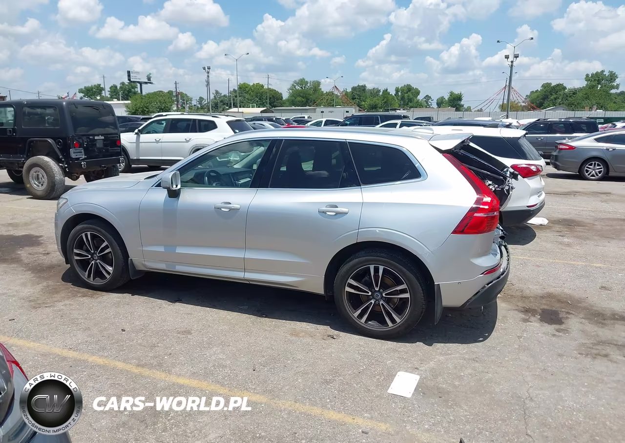 2018 Volvo Xc60 T5 Momentum VIN:LYV102RK7JB082298 - 14