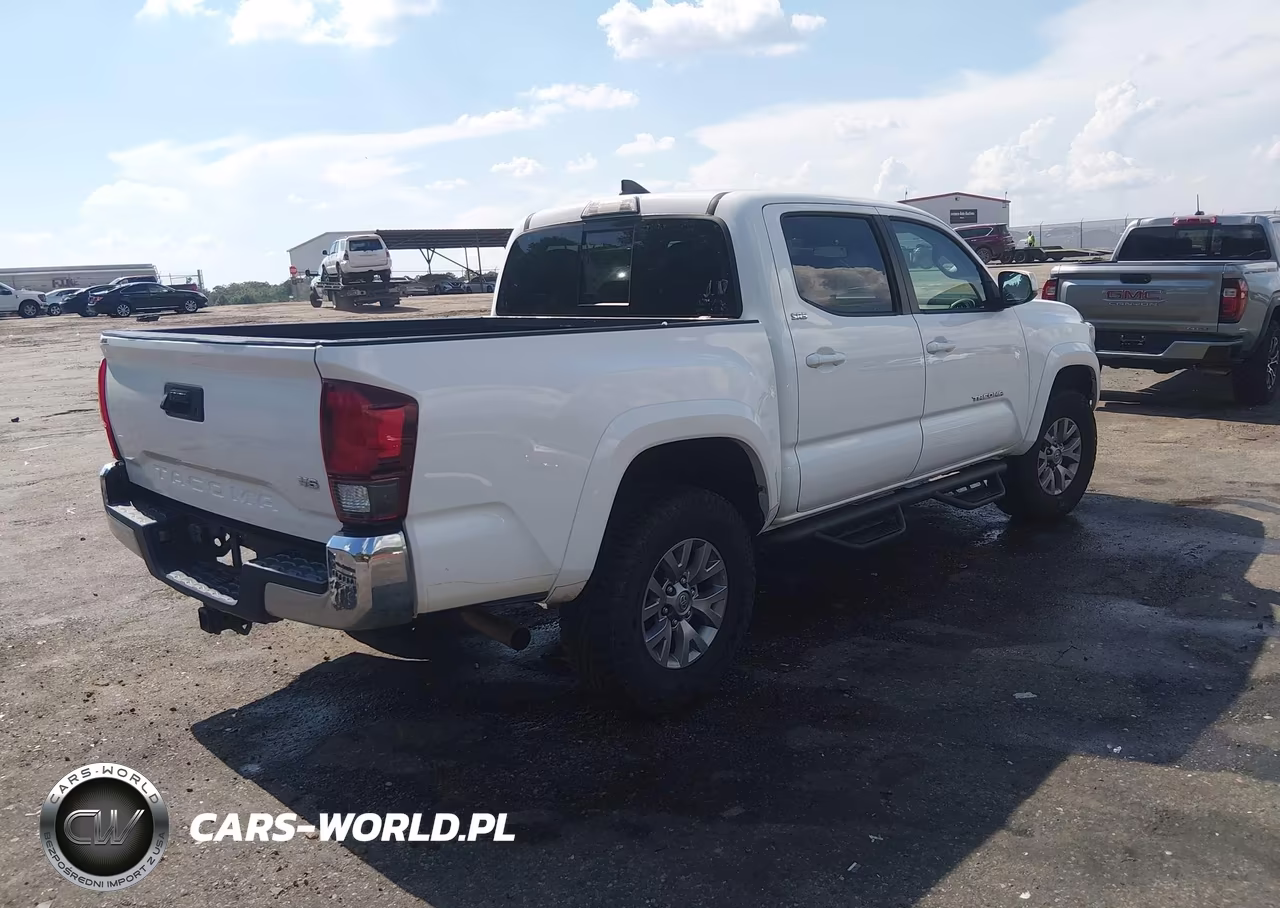 2018 Toyota Tacoma Sr5 V6 VIN:5TFAZ5CN2JX064614 - 4