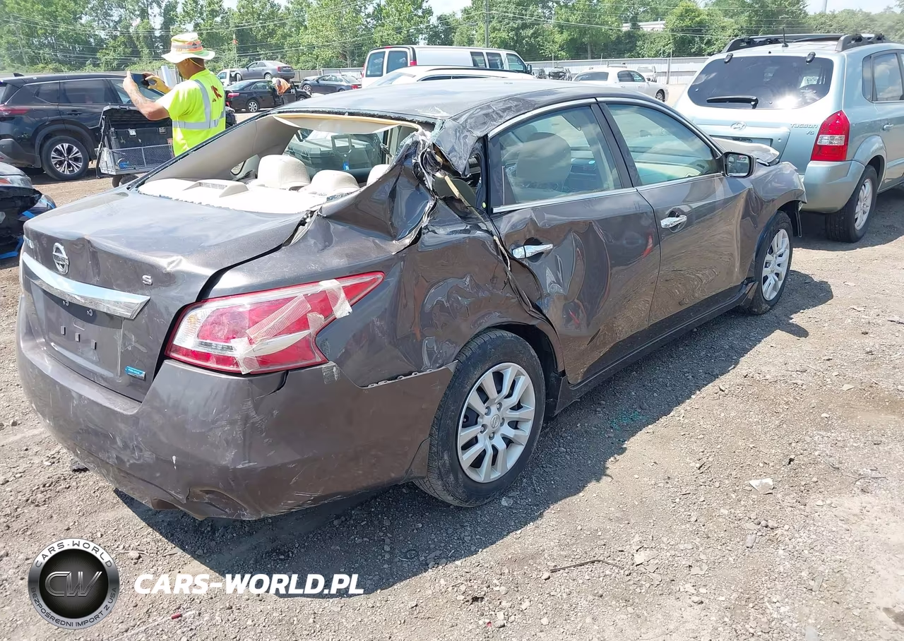 2013 Nissan Altima 2.5 S VIN:1N4AL3AP5DC217207 - 4