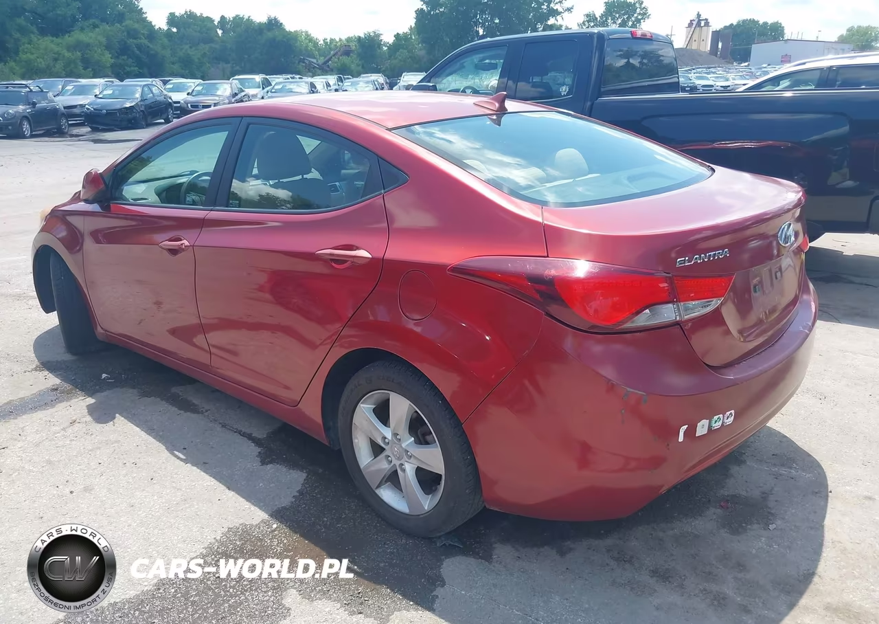 2013 Hyundai Elantra Gls VIN:5NPDH4AE2DH325236 - 3