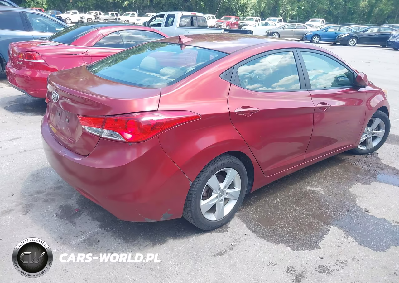 2013 Hyundai Elantra Gls VIN:5NPDH4AE2DH325236 - 4