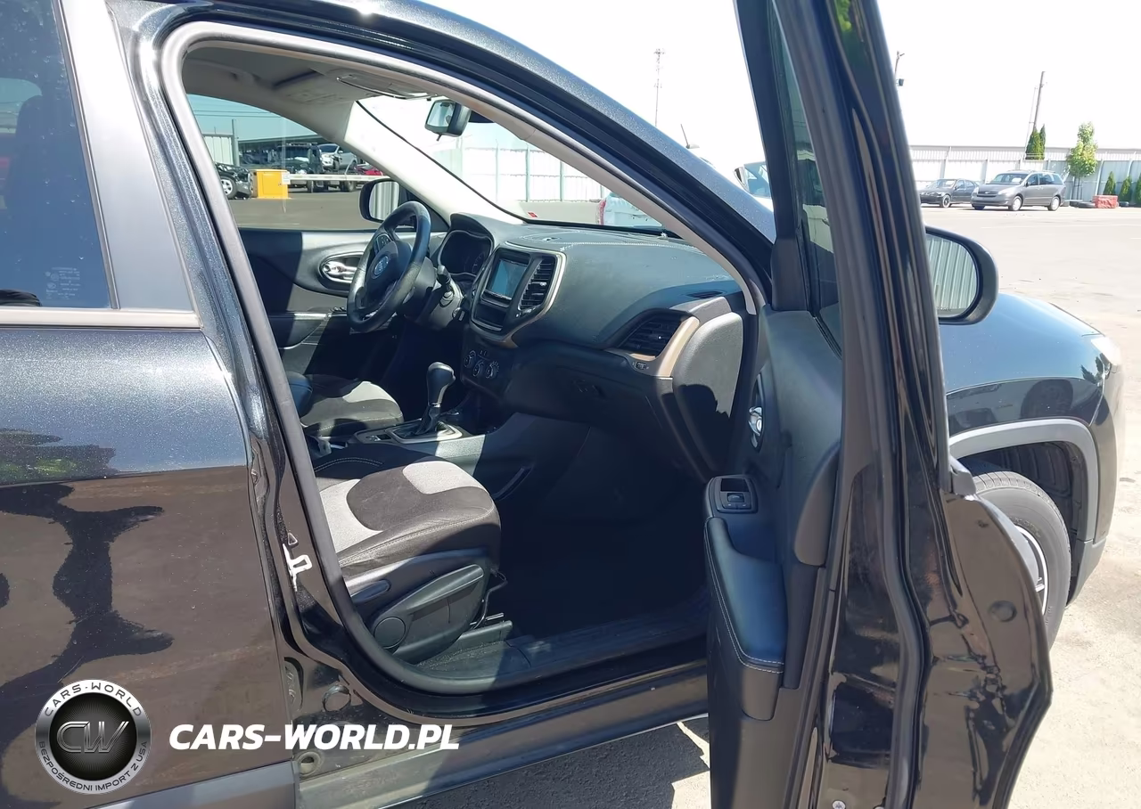 2014 Jeep Cherokee Sport VIN:1C4PJMABXEW266715 - 5