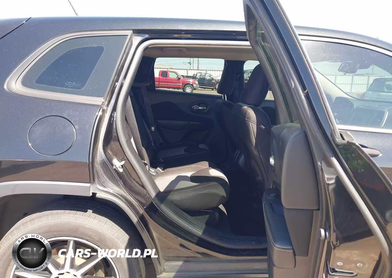 2014 Jeep Cherokee Sport VIN:1C4PJMABXEW266715 - 8