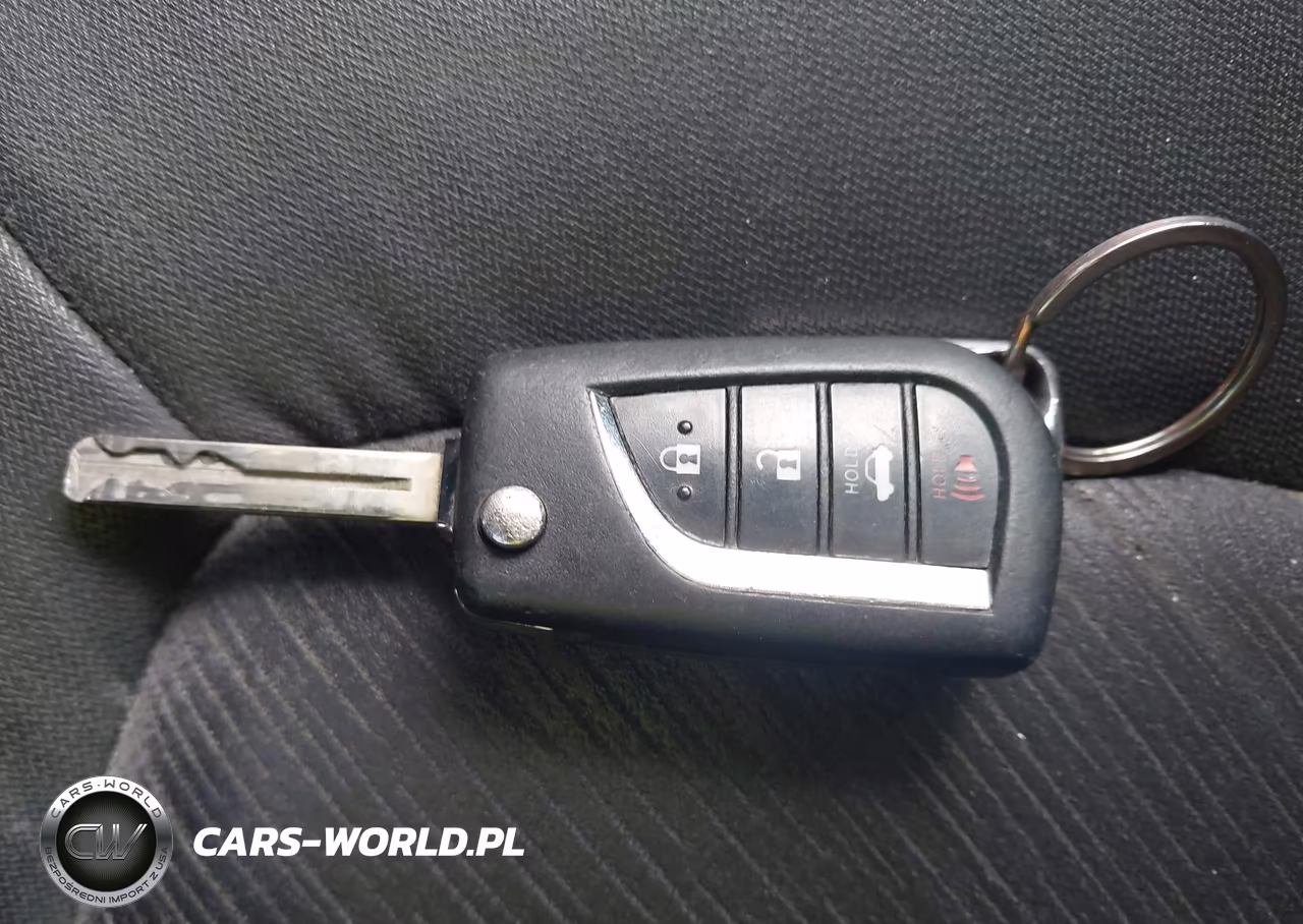 2018 Toyota Camry Le VIN:JTNB11HK0J3008788 - 11