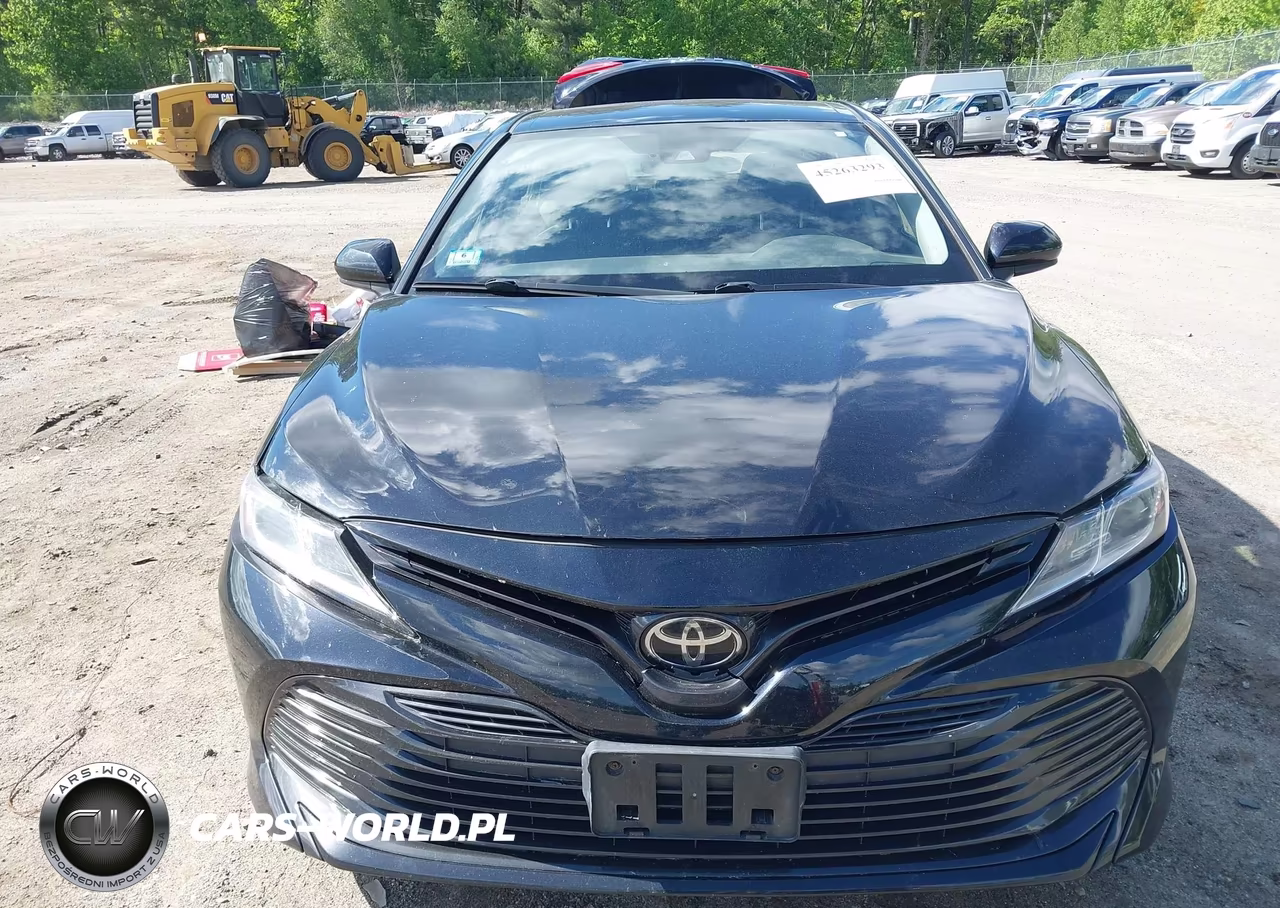 2018 Toyota Camry Le VIN:JTNB11HK0J3008788 - 12