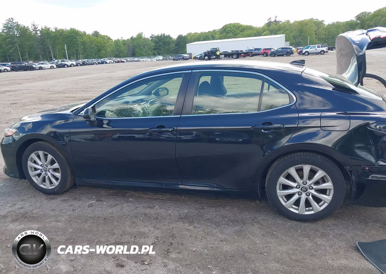 2018 Toyota Camry Le VIN:JTNB11HK0J3008788 - 14