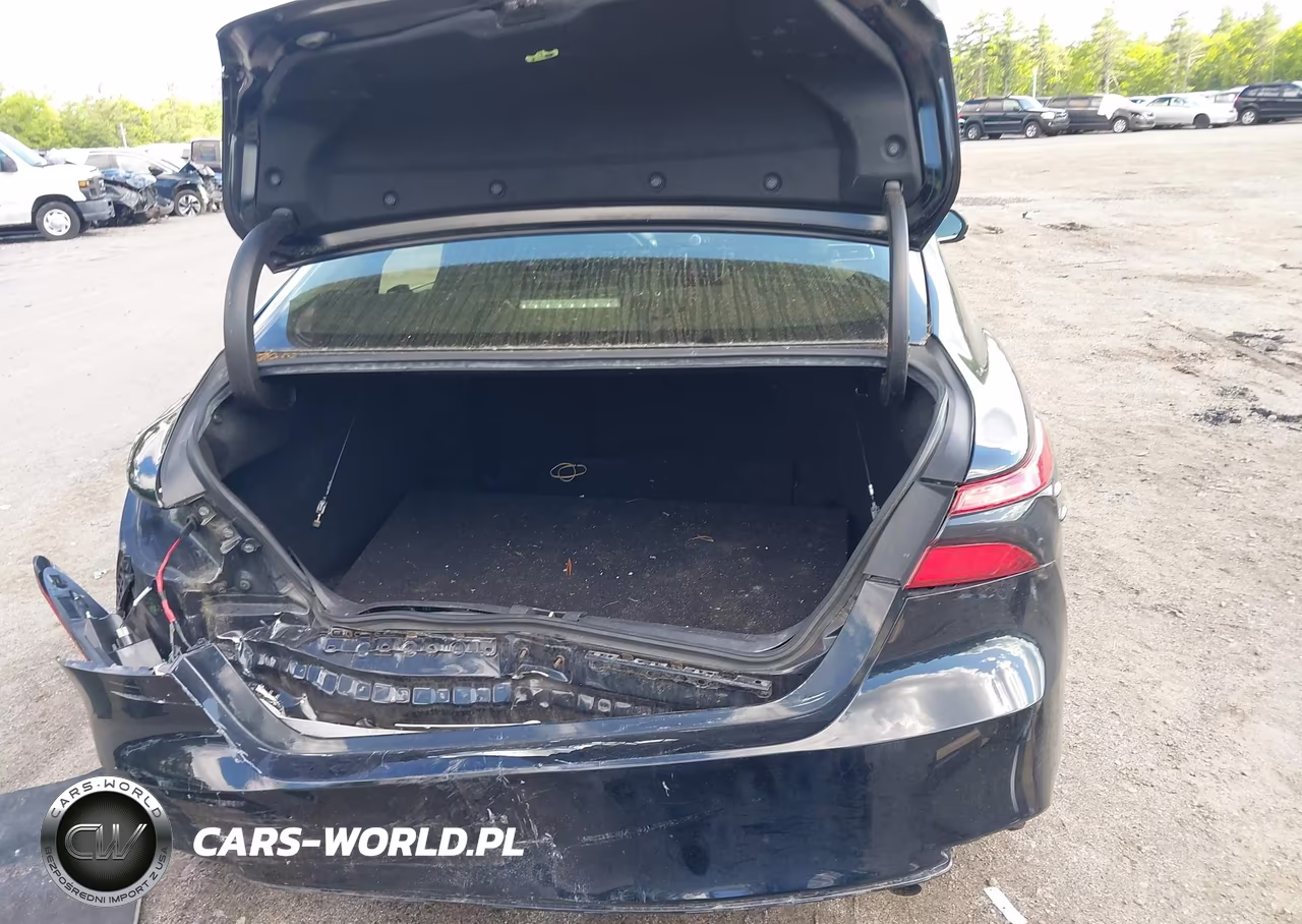 2018 Toyota Camry Le VIN:JTNB11HK0J3008788 - 16