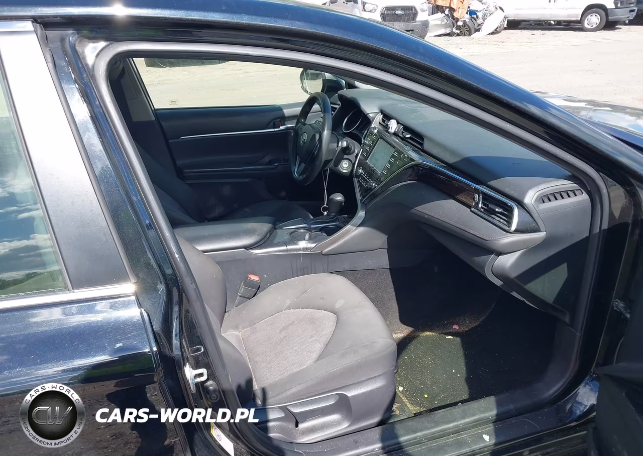 2018 Toyota Camry Le VIN:JTNB11HK0J3008788 - 5