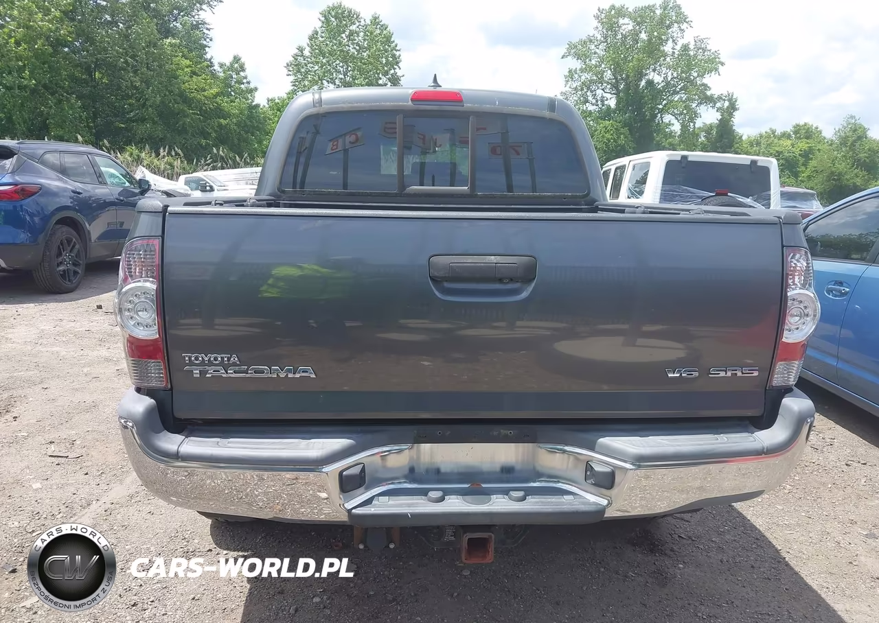 2014 Toyota Tacoma Base V6 VIN:3TMLU4EN4EM135435 - 16