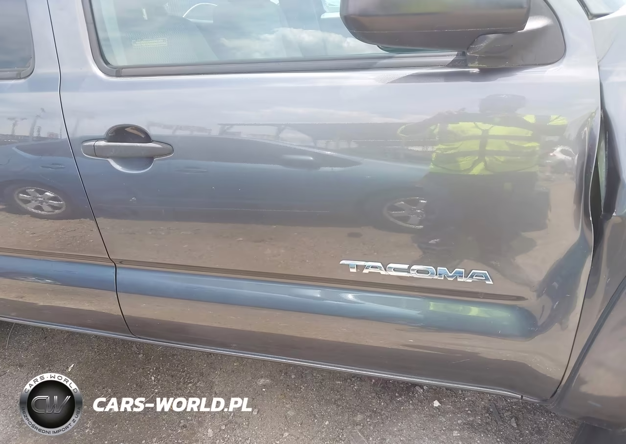 2014 Toyota Tacoma Base V6 VIN:3TMLU4EN4EM135435 - 17