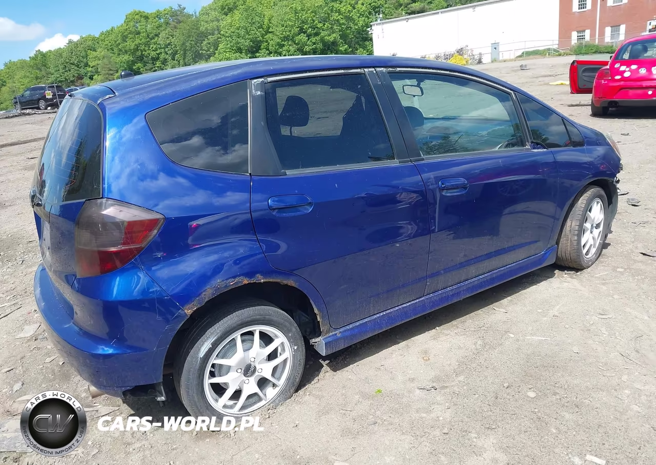 2010 Honda Fit VIN:JHMGE8H26AS012047 - 4
