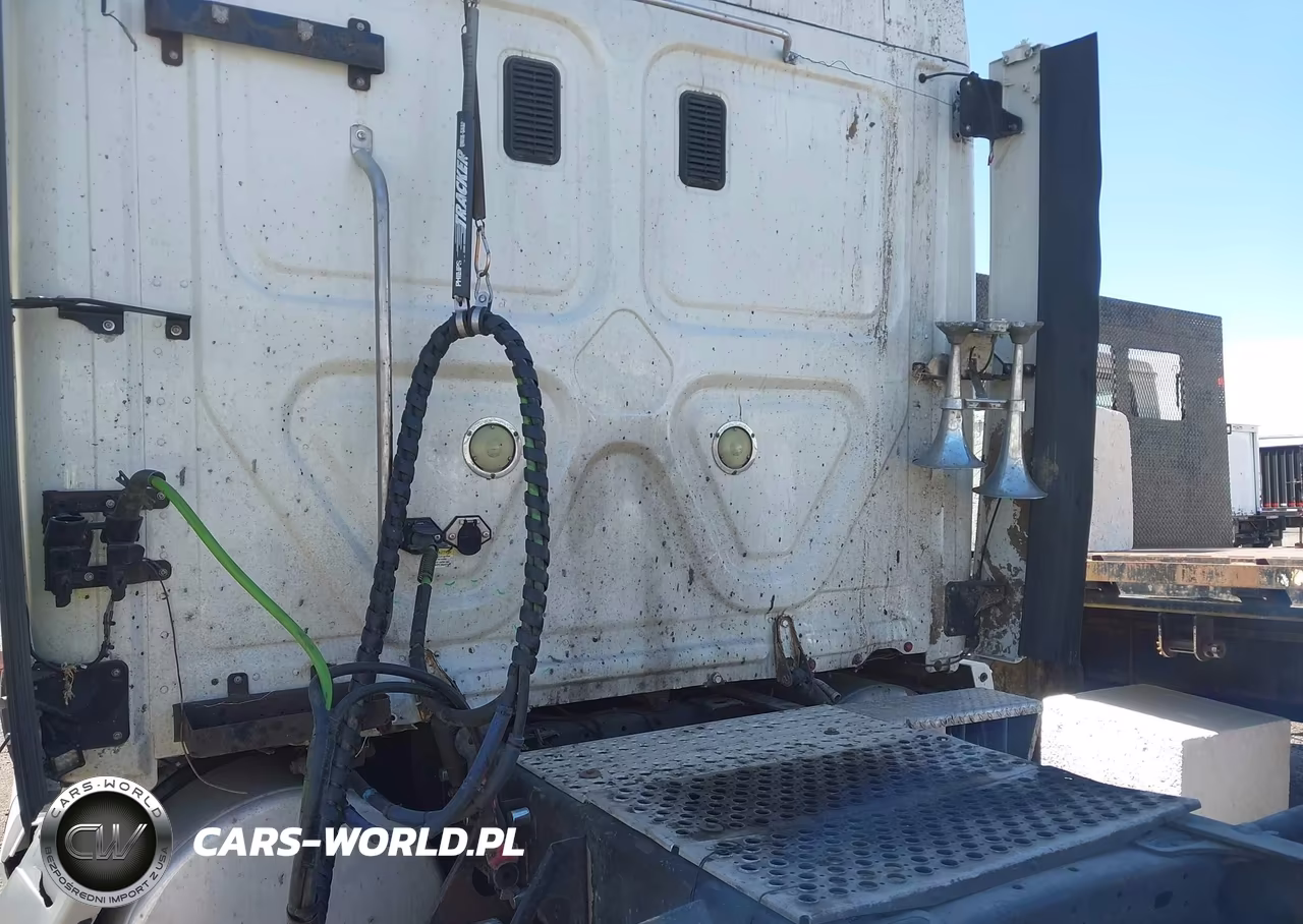 2012 Freightliner Cascadia 125 VIN:1FUJGLDR7CSBJ6763 - 13