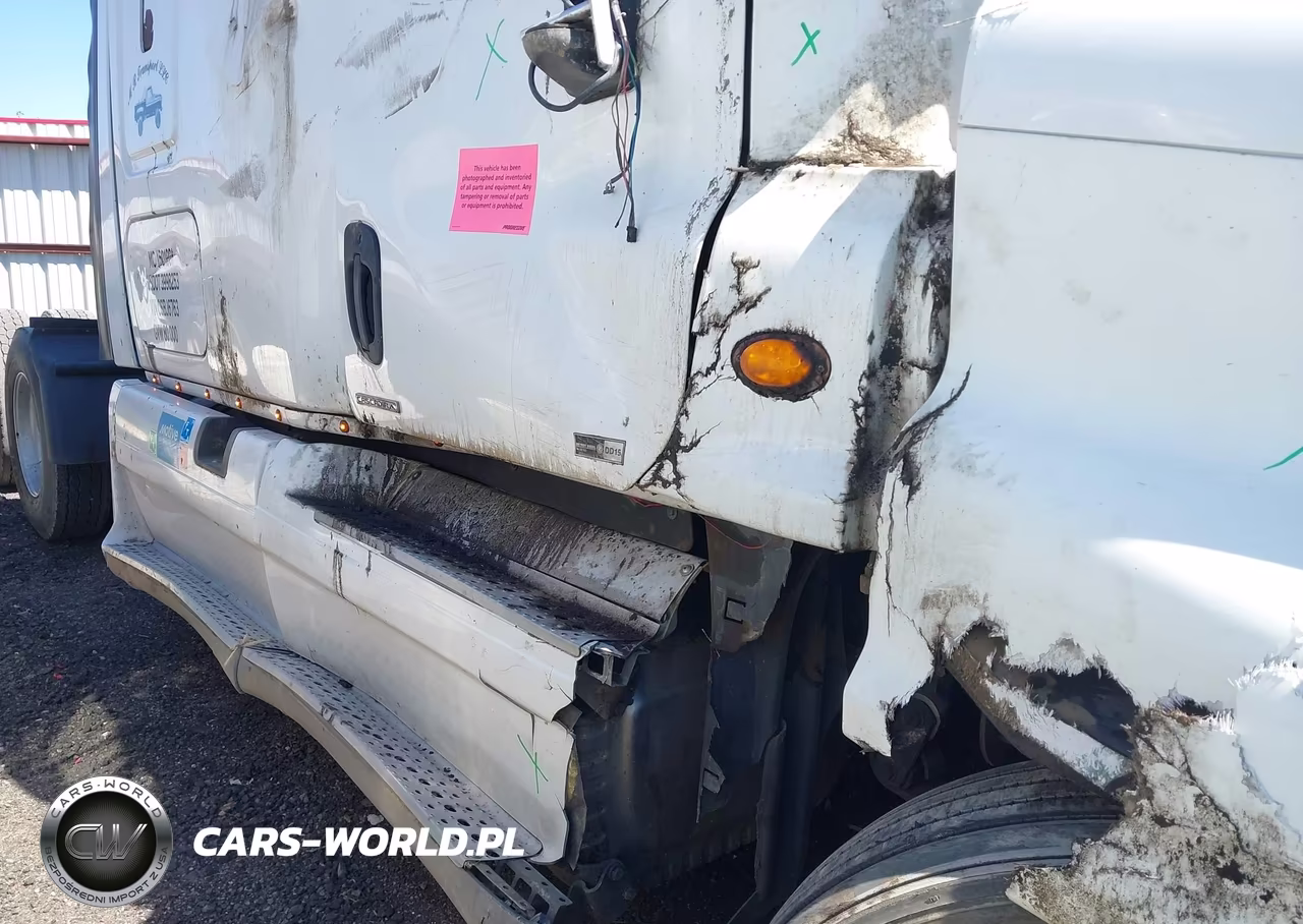 2012 Freightliner Cascadia 125 VIN:1FUJGLDR7CSBJ6763 - 18