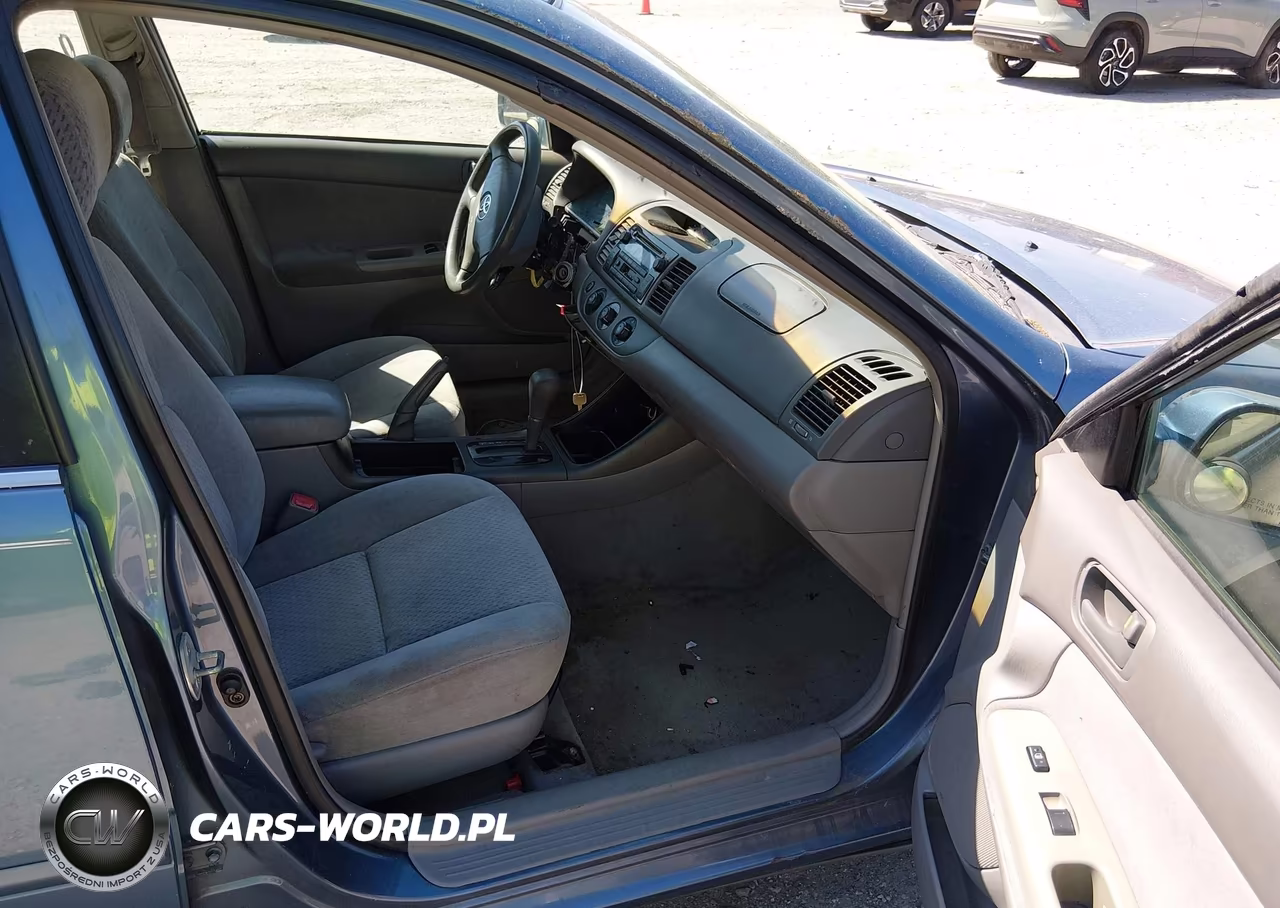 2004 Toyota Camry Le VIN:4T1BE32K34U852363 - 5