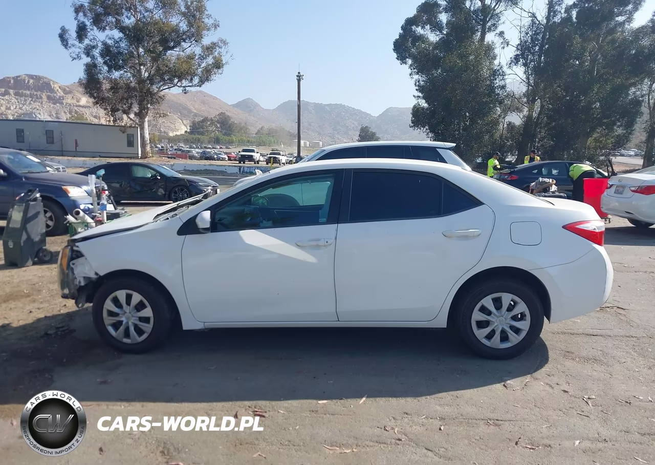 2015 Toyota Corolla L VIN:5YFBURHE6FP280832 - 14