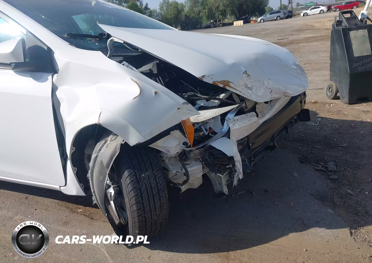 2015 Toyota Corolla L VIN:5YFBURHE6FP280832 - 6