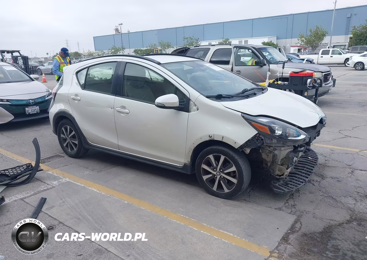 2018 Toyota Prius C One – zdjęcie 1 z 17