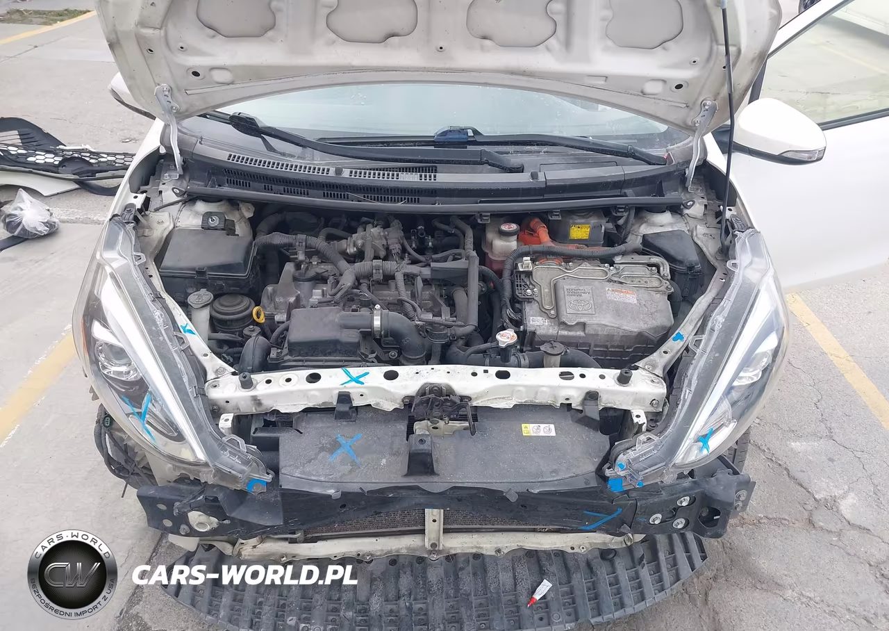 2018 Toyota Prius C One VIN:JTDKDTB35J1600448 - 10