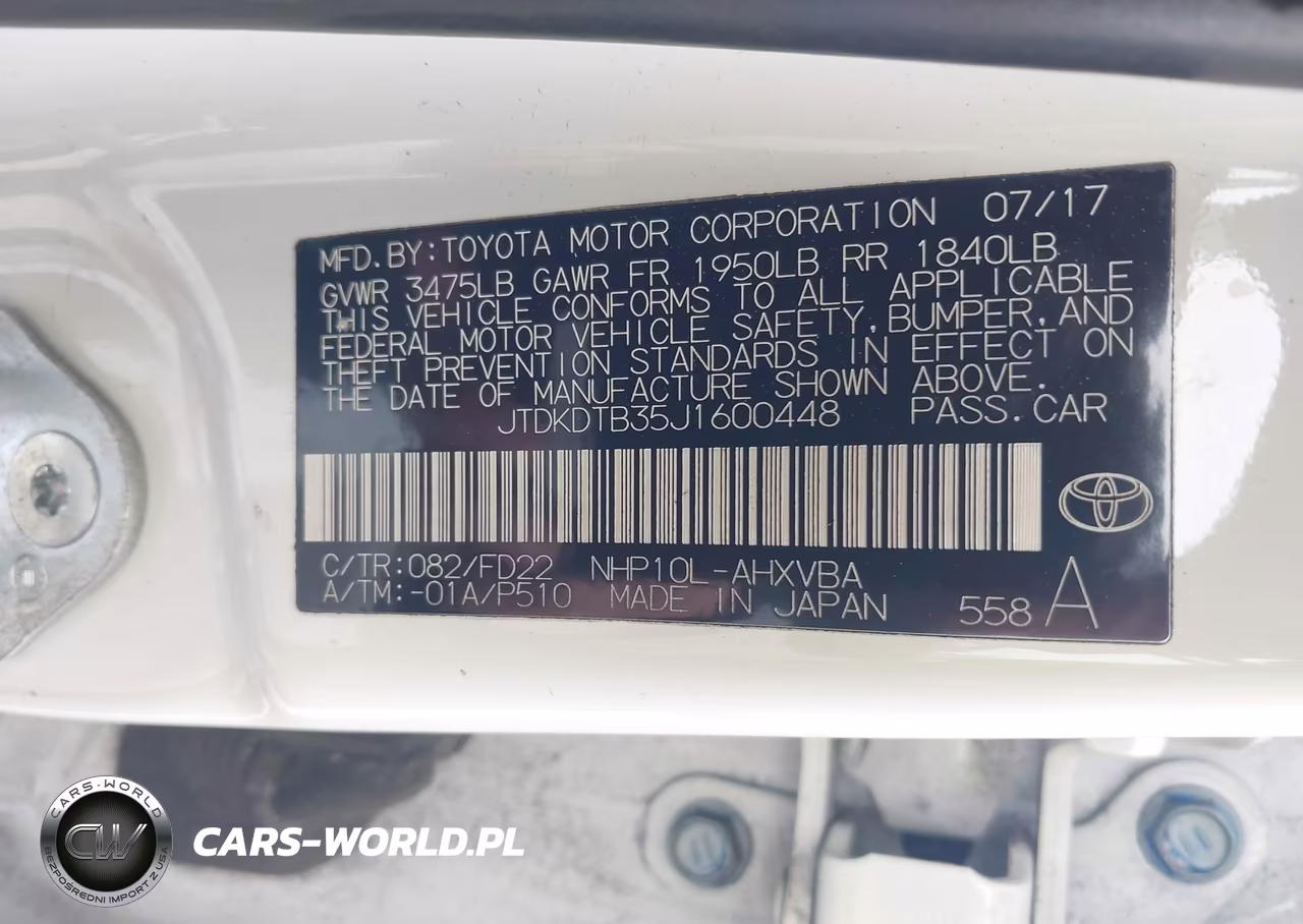 2018 Toyota Prius C One VIN:JTDKDTB35J1600448 - 9