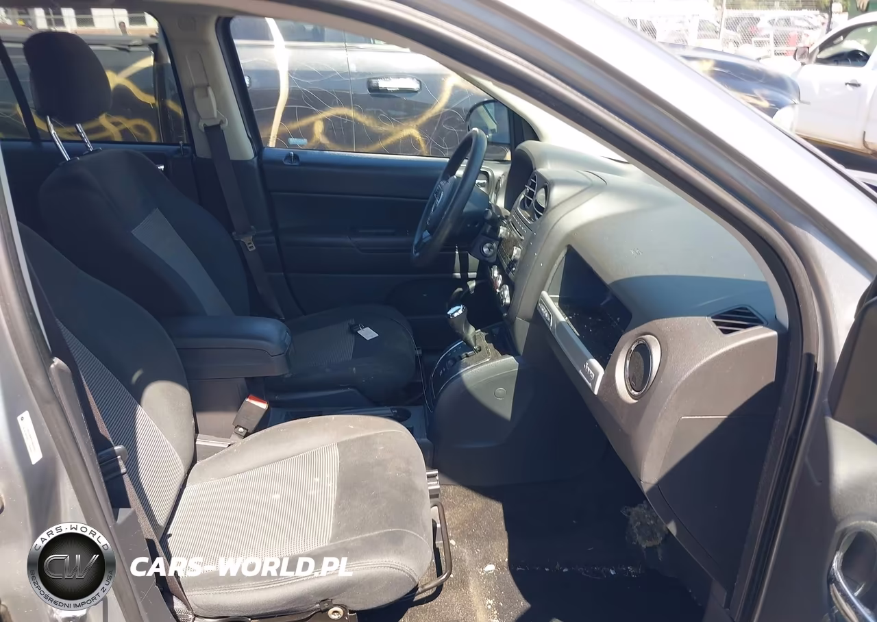 2014 Jeep Compass Sport VIN:1C4NJCBA0ED882832 - 5