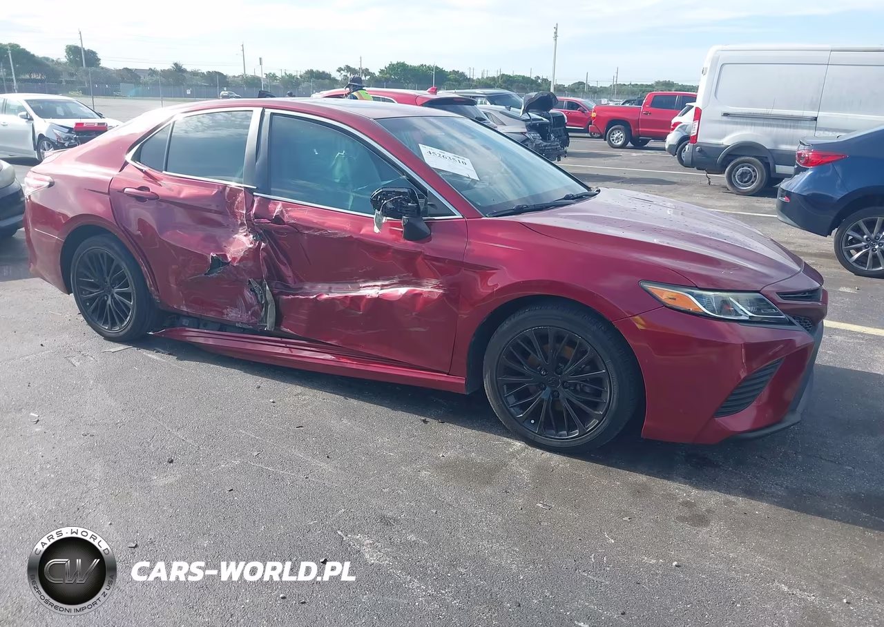 2018 Toyota Camry Se – zdjęcie 1 z 15