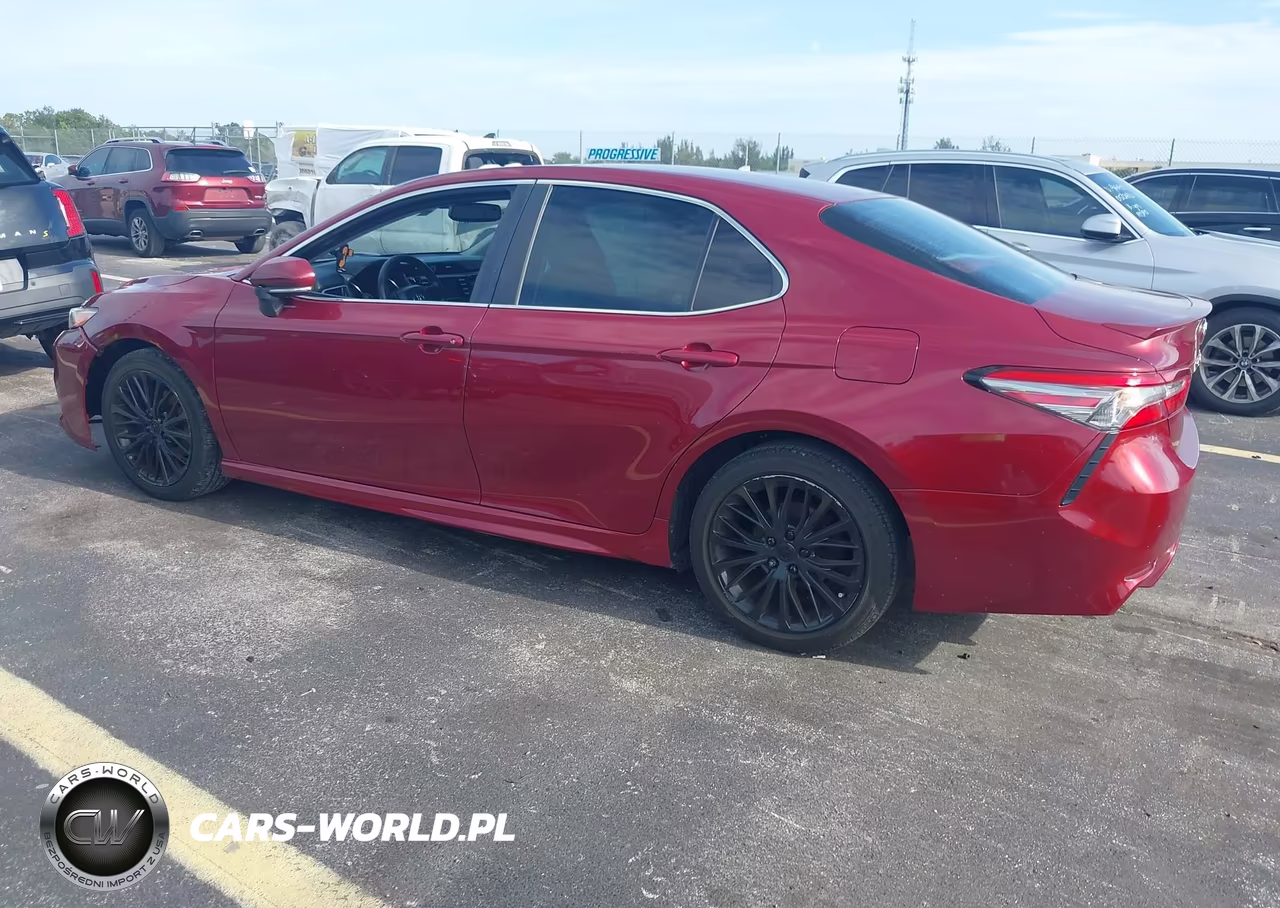 2018 Toyota Camry Se VIN:4T1B11HK2JU613096 - 3