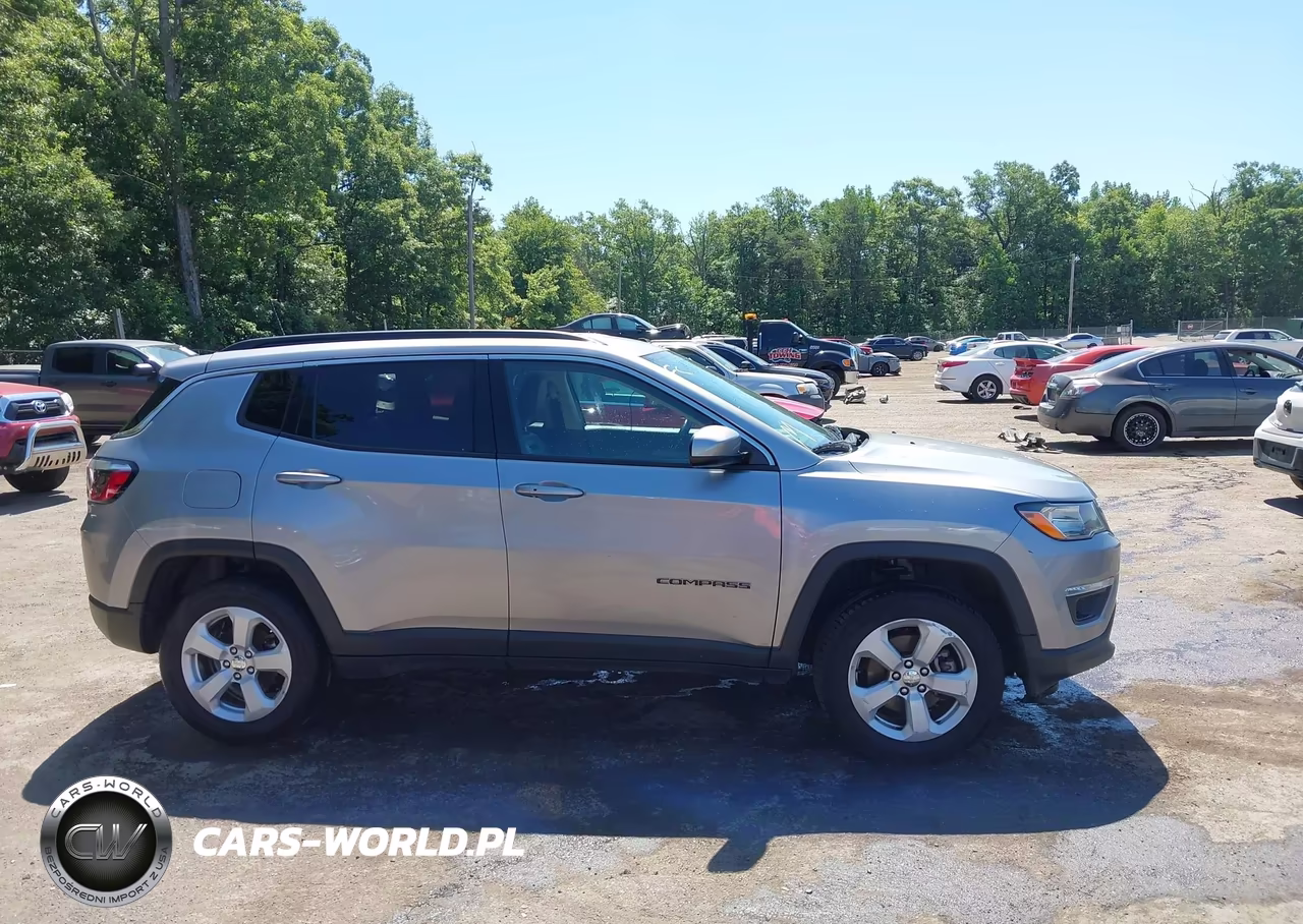 2019 Jeep Compass Latitude 4X4 VIN:3C4NJDBB1KT597173 - 13