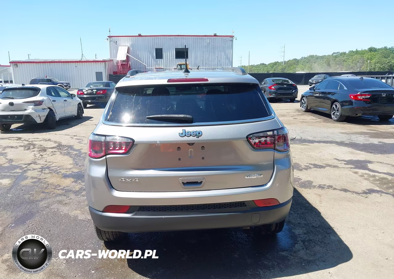 2019 Jeep Compass Latitude 4X4 VIN:3C4NJDBB1KT597173 - 16