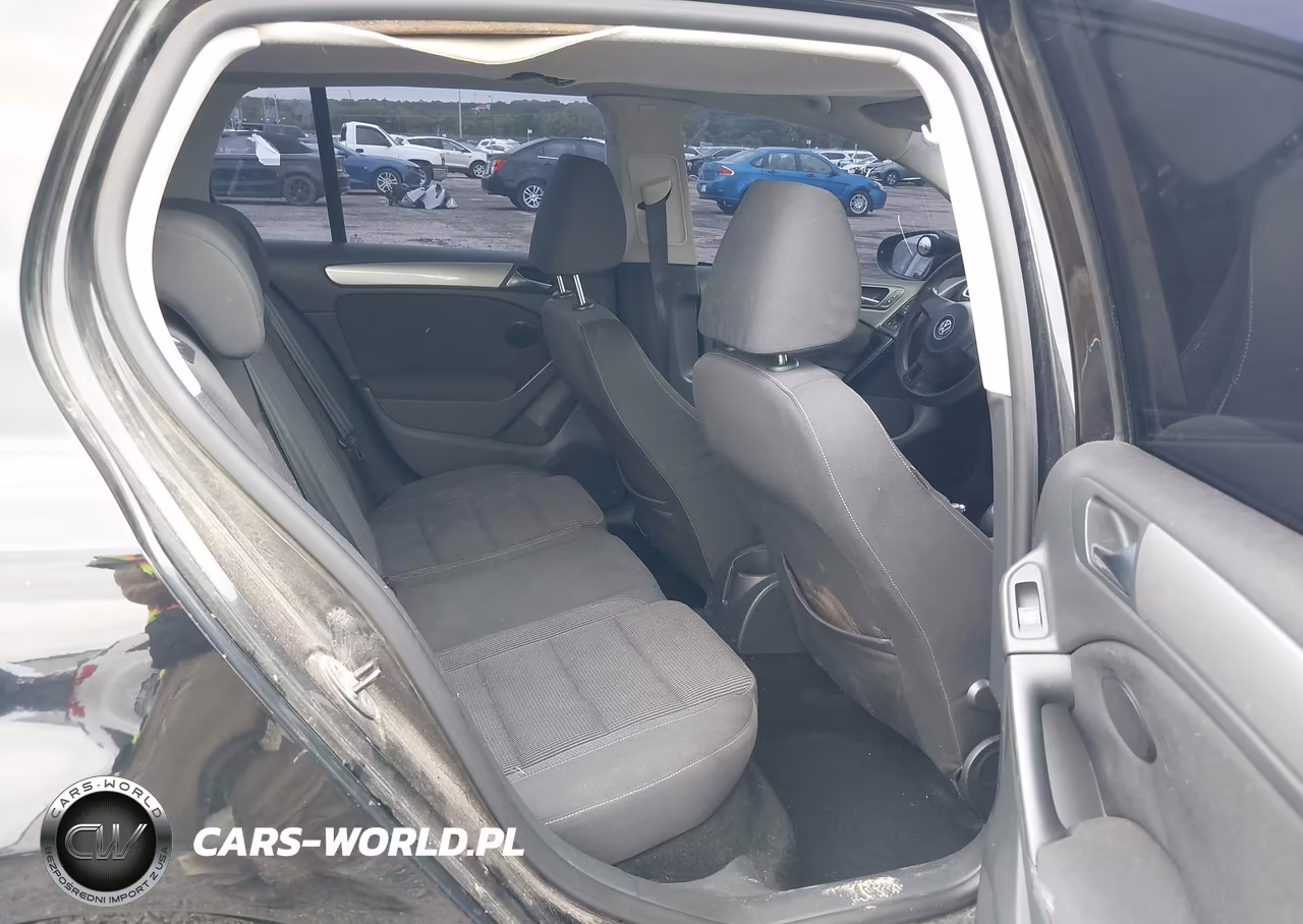 2010 Volkswagen Golf 4-Door VIN:WVWDA7AJXAW086852 - 8