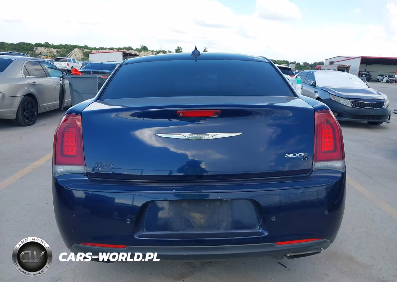 2015 Chrysler 300 300S VIN:2C3CCABG7FH746765 - 16