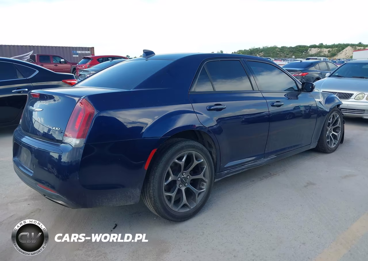 2015 Chrysler 300 300S VIN:2C3CCABG7FH746765 - 4