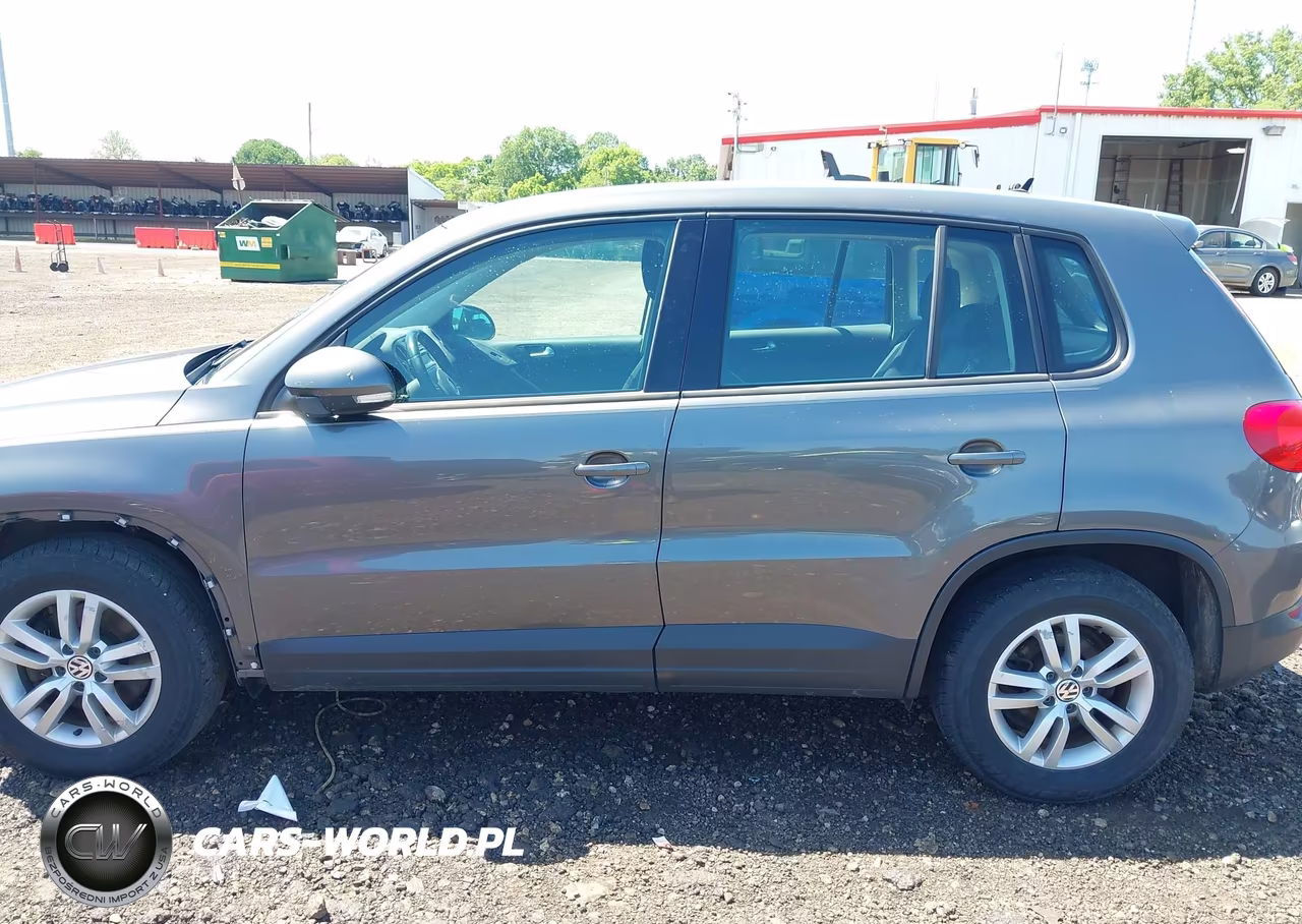 2014 Volkswagen Tiguan S VIN:WVGAV3AX2EW595288 - 14