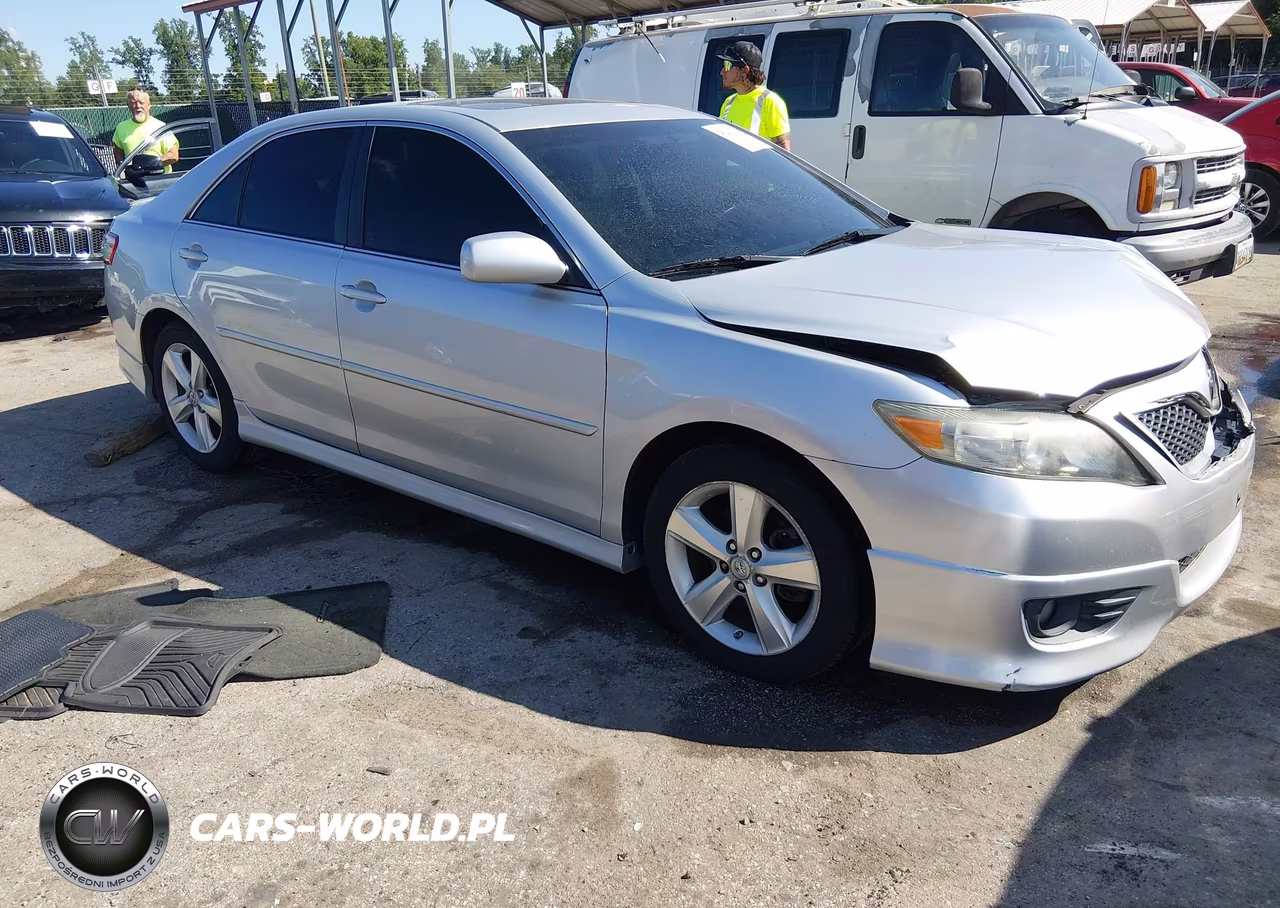 2011 Toyota Camry Se – zdjęcie 1 z 16