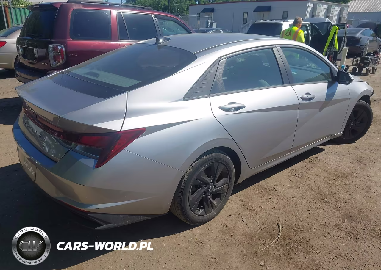 2023 Hyundai Elantra Sel VIN:5NPLM4AG9PH101832 - 4