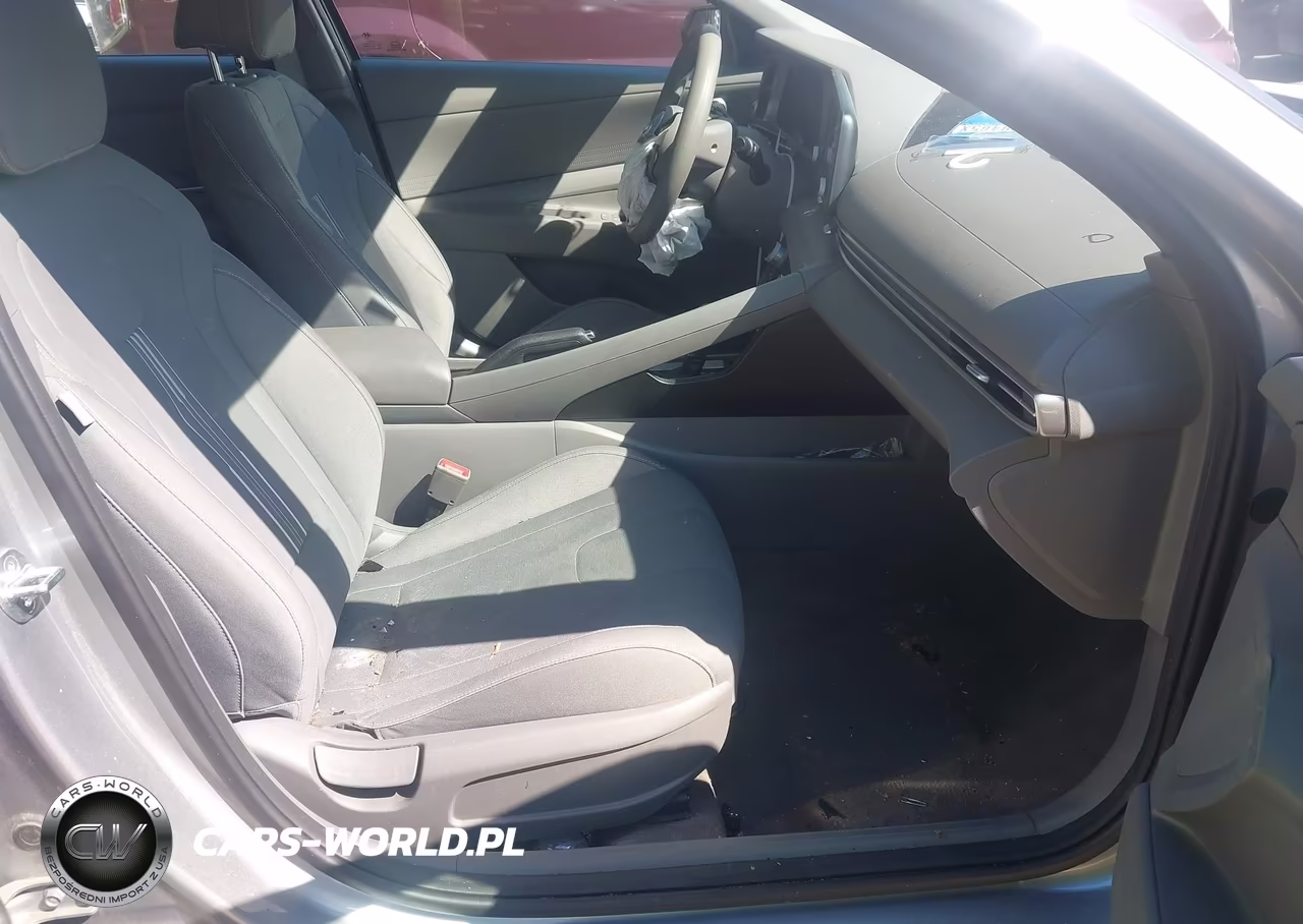 2023 Hyundai Elantra Sel VIN:5NPLM4AG9PH101832 - 5