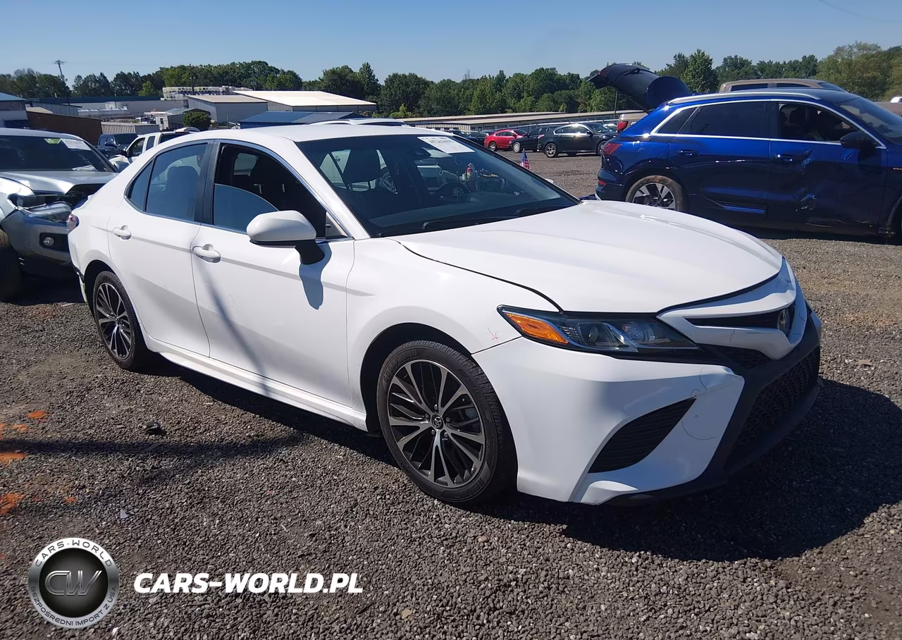 2018 Toyota Camry Se – zdjęcie 1 z 17