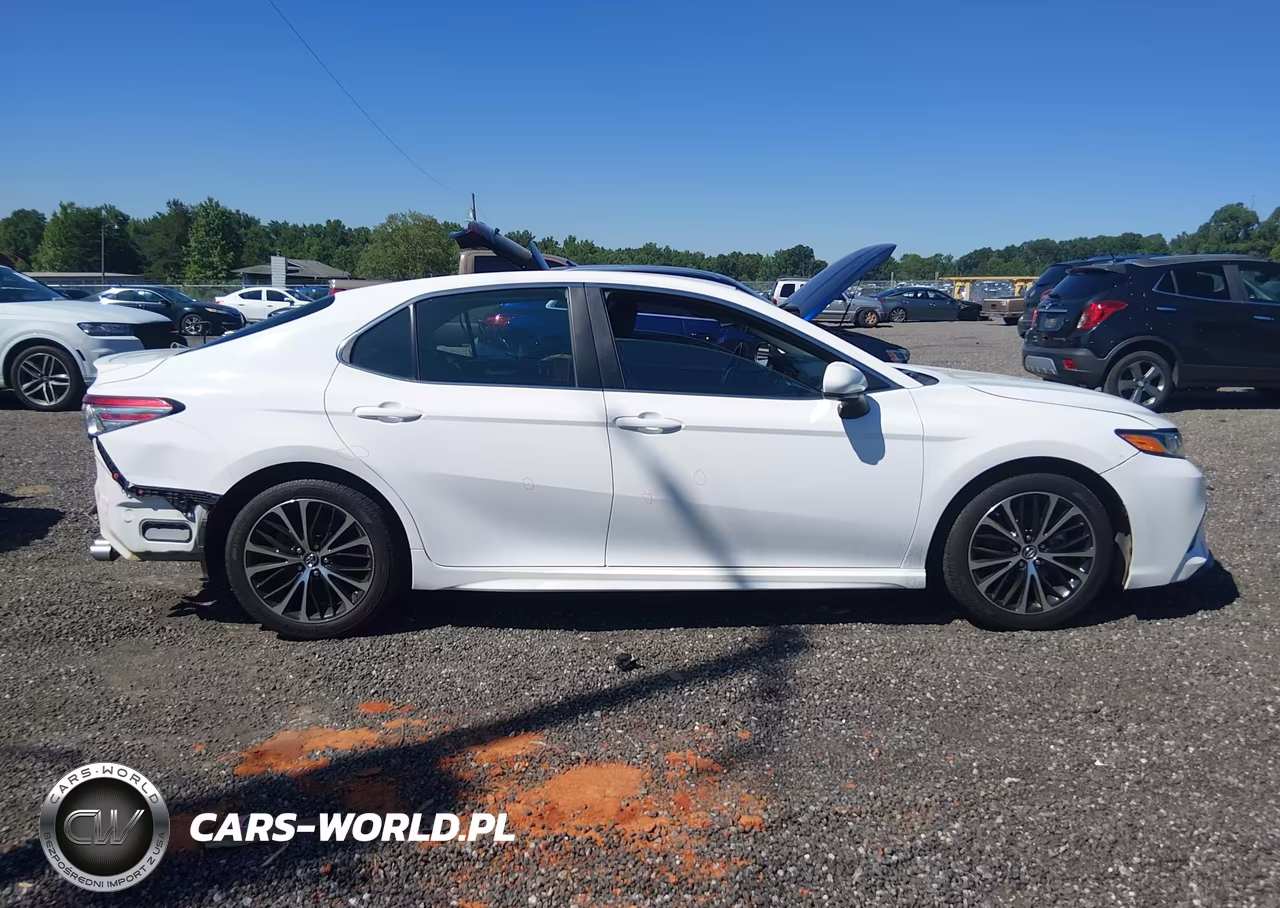 2018 Toyota Camry Se VIN:4T1B11HK5JU583396 - 14