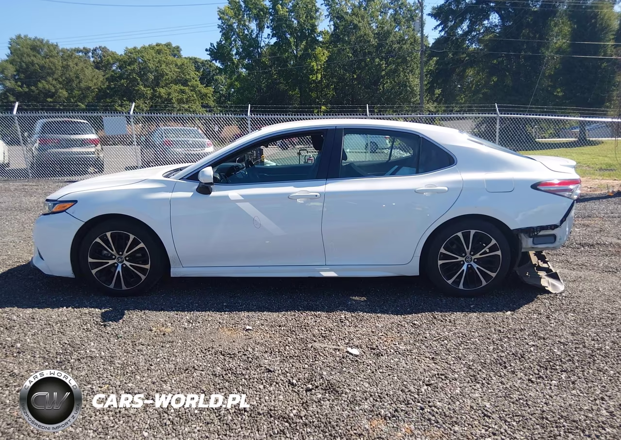 2018 Toyota Camry Se VIN:4T1B11HK5JU583396 - 15