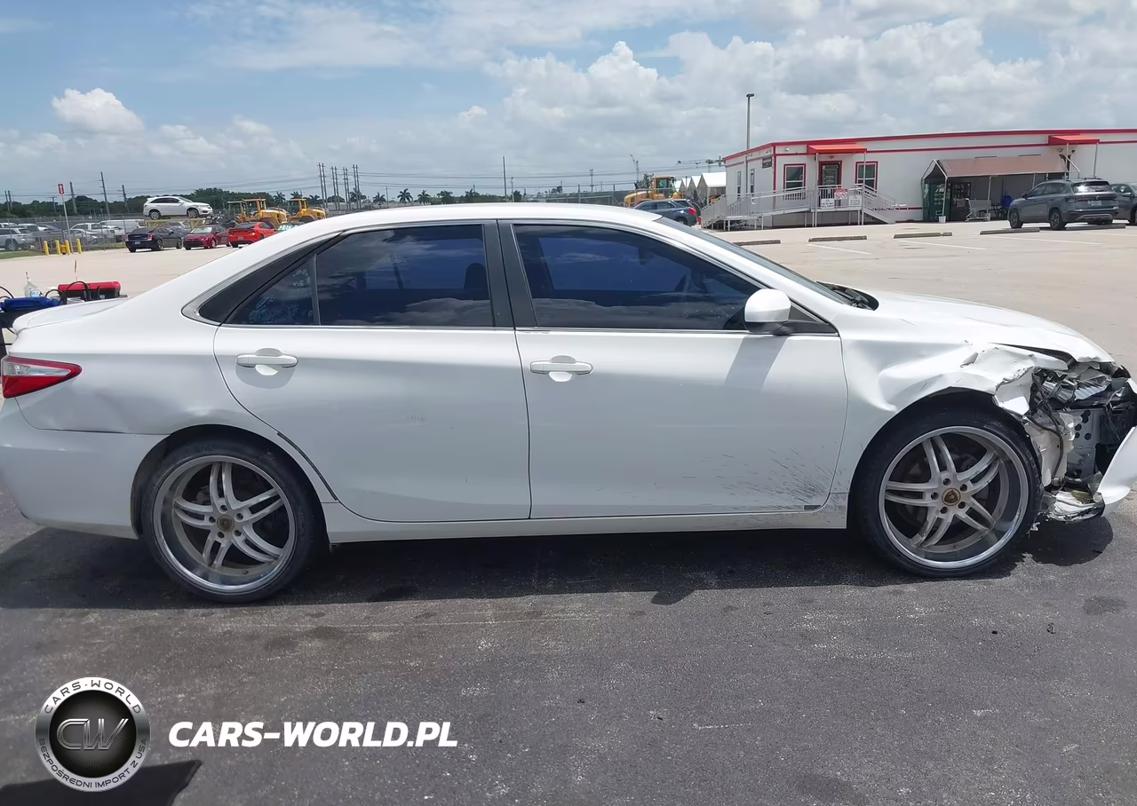 2015 Toyota Camry Se VIN:4T1BF1FK9FU921734 - 14
