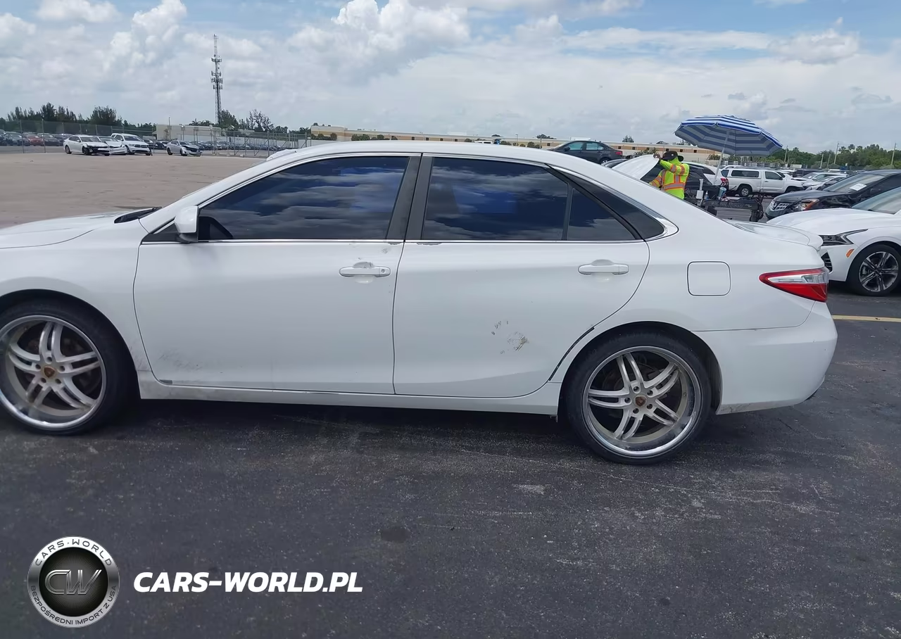 2015 Toyota Camry Se VIN:4T1BF1FK9FU921734 - 15
