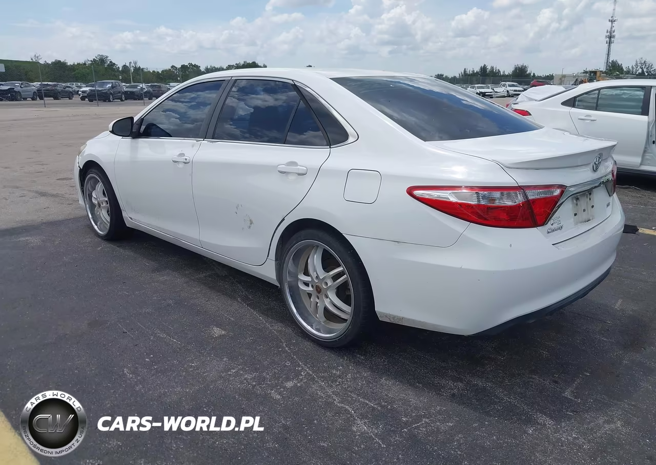 2015 Toyota Camry Se VIN:4T1BF1FK9FU921734 - 3