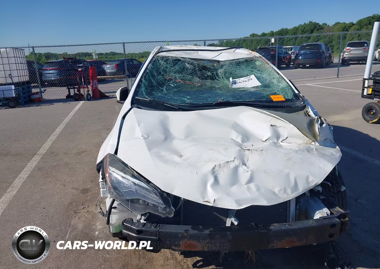2017 Toyota Corolla Le VIN:5YFBURHE2HP625647 - 11